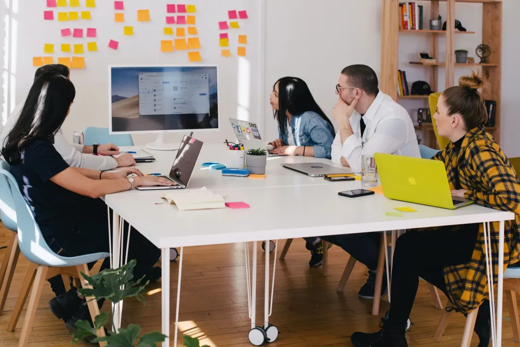 Promocja małego biznesu online: Skuteczne strategie w internecie