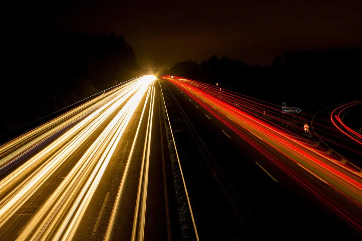 Faktoring w transporcie: Dlaczego warto z niego korzystać?