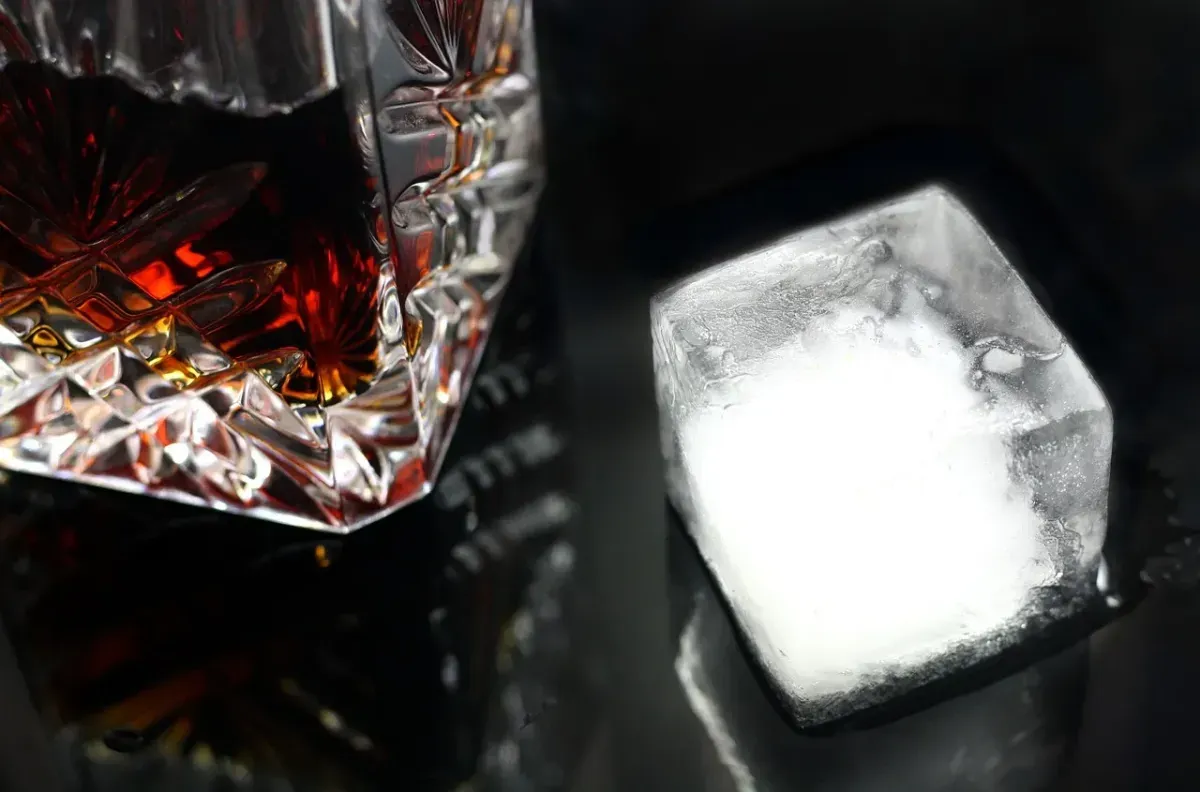 Brandy: Wyjątkowy alkohol – historia i rodzaje